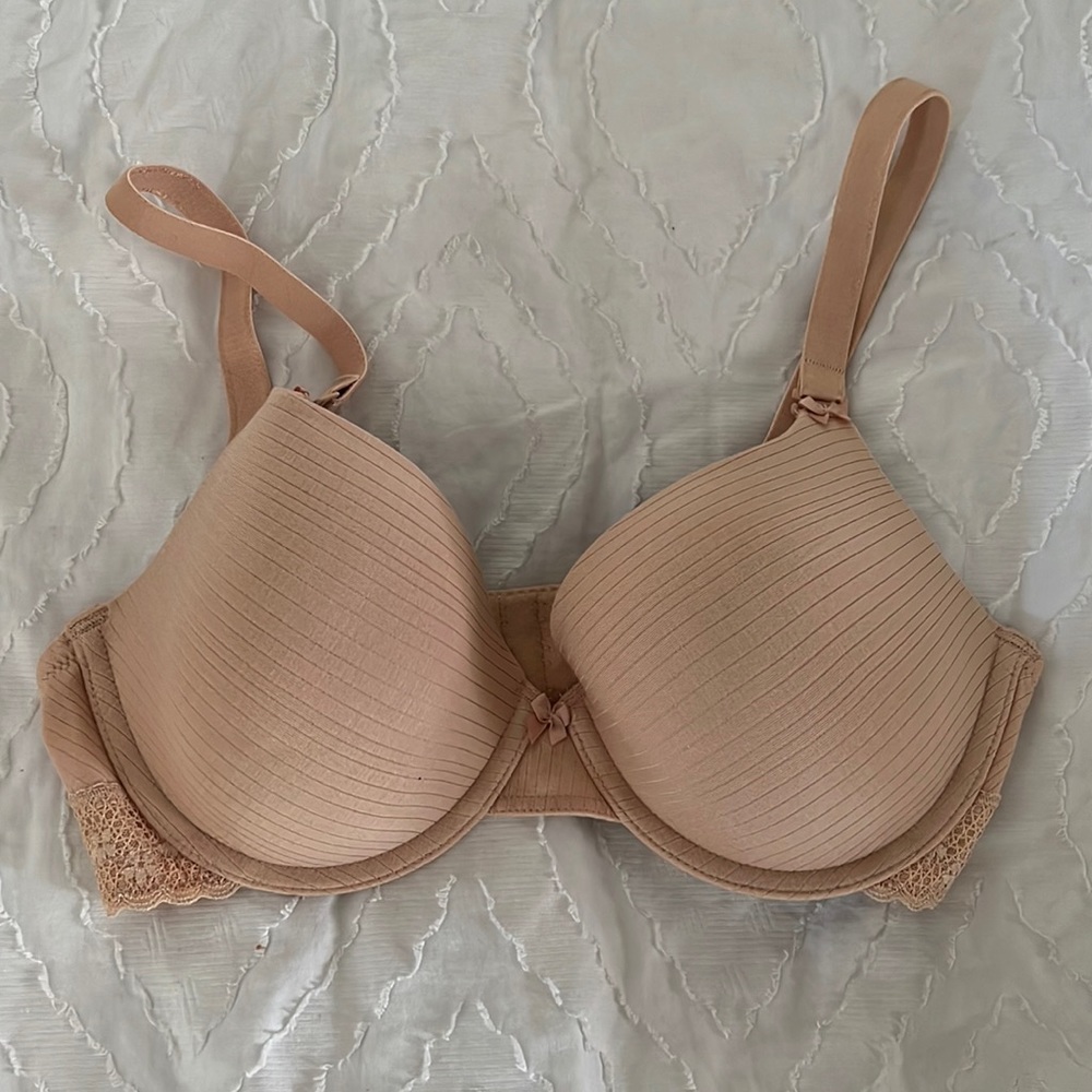 ***MOVED WILL RELIST LATER***Felina Aubrie memory foam lining 32 DD